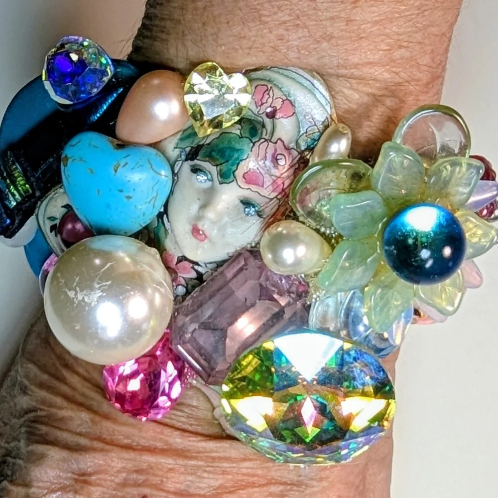 Wendy Gell one of a kind Wristy Adagio face Swarovski jewels leaves pearls - Picture 4 of 4
